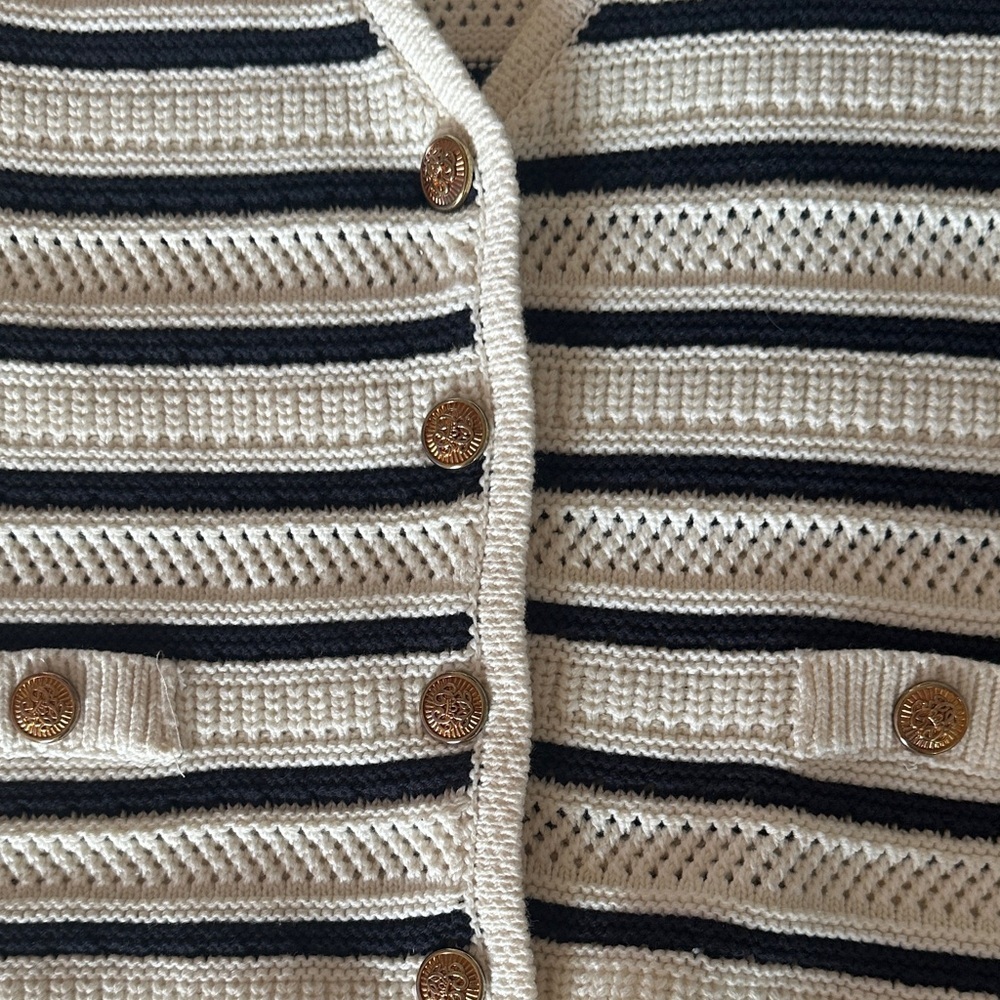 DAVI & DANI Black and Cream Knit Vest - Picture 5 of 9